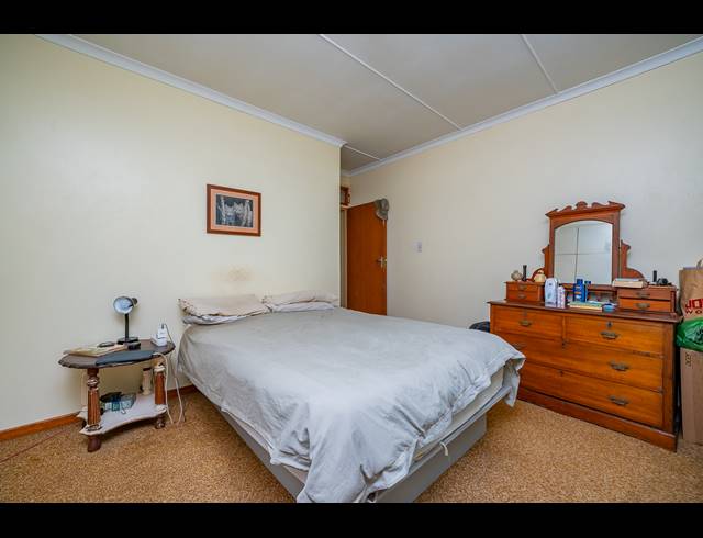 3 BEDROOM HOUSE TO LET IN CAVERSHAM GLEN